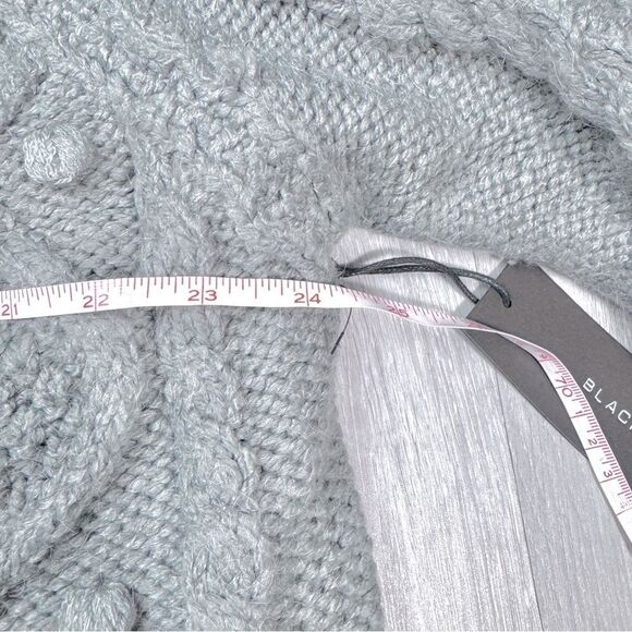 Women's Plus Size Gray Chunky Cable Knit Pom Pom Cardigan Sweater 1X - Picture 3 of 6